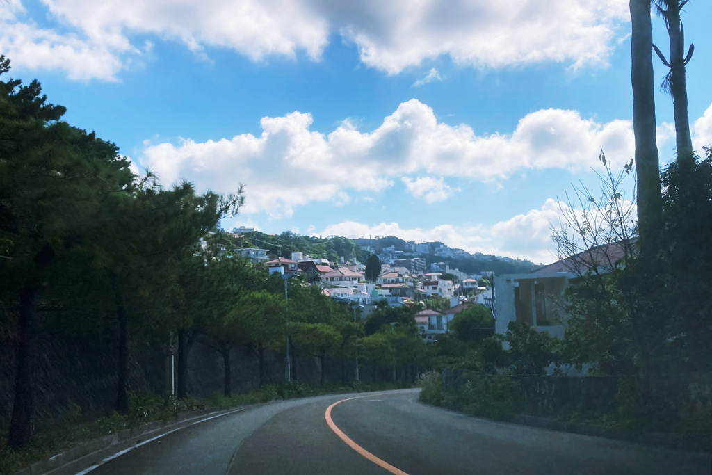 首里城近郊の道